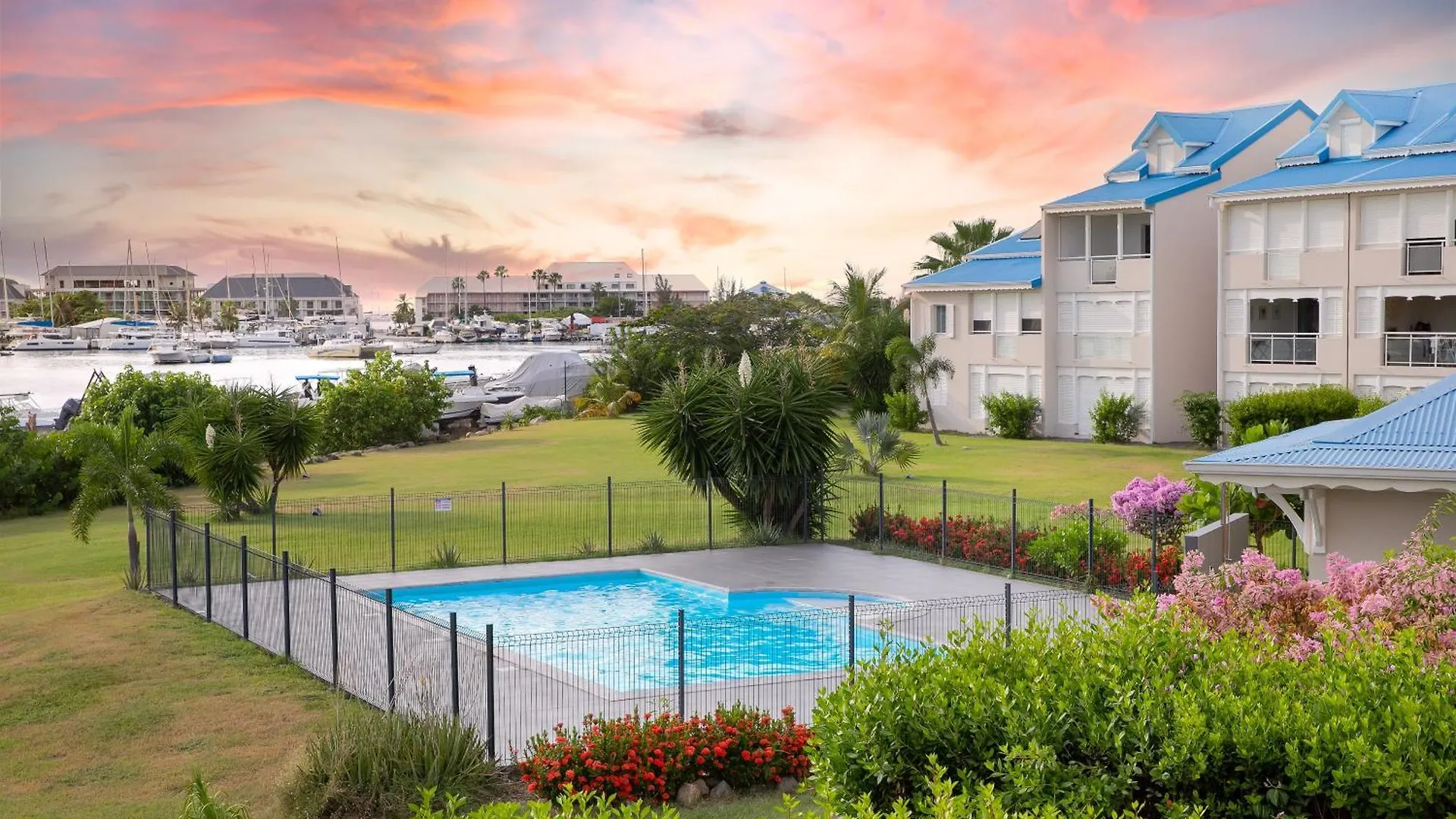 Exceptionnel ! Appartement 2 Chambres Vue Sur Le Lagon Baie de Marigot Guadeloupe